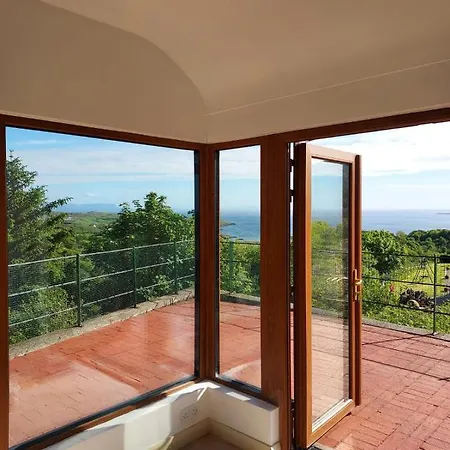 Two Bed With Sunroom And Stunning Views