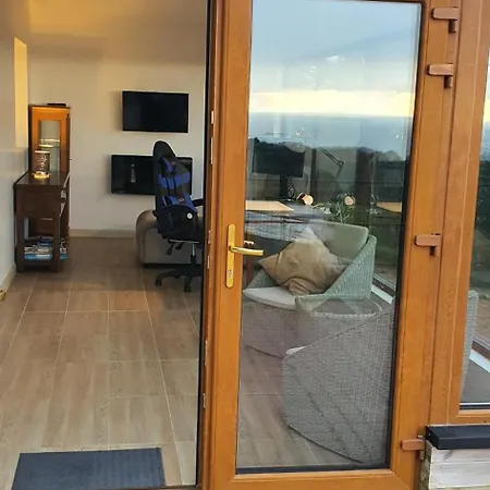 Two Bed With Sunroom And Stunning Views