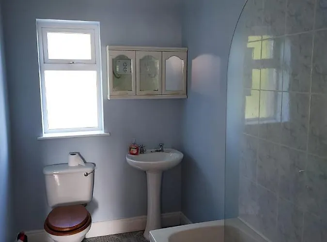 Two Bed With Sunroom And Stunning Views *