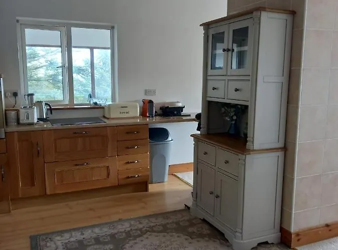 Two Bed With Sunroom And Stunning Views *