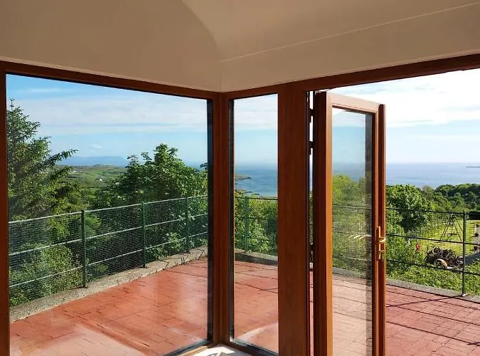 Two Bed With Sunroom And Stunning Views